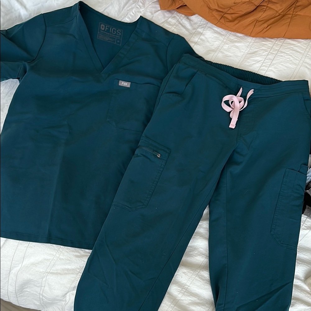 Figs Teal Scrub Set with Pink Drawstring